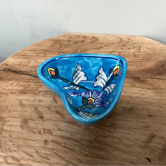 🔵 Cute Heart Shaped Dish - Trinket Bowl - Ceramic Crafted - Excellent - Picture 5 of 11